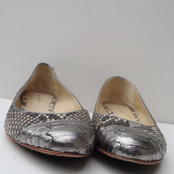 SIZE 8. Alexandre Birman python leather flat shoes. - Picture 4 of 16
